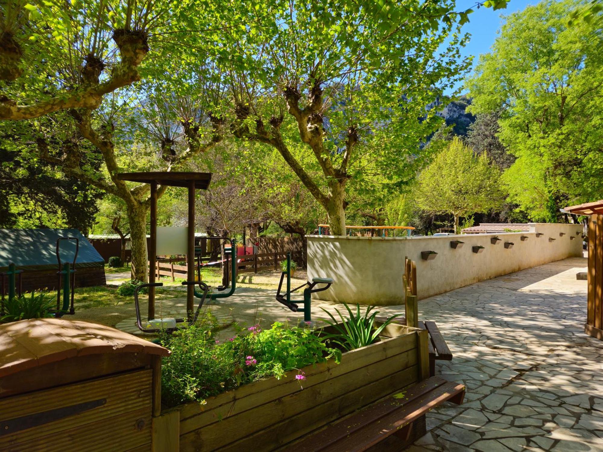 Camp Des Gorges - Camping Nature Vallon-Pont-dʼArc Екстериор снимка